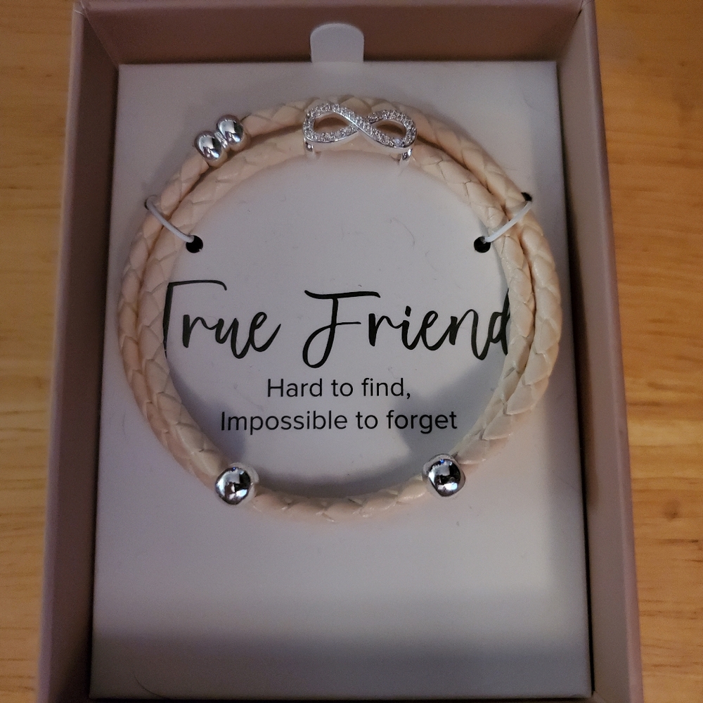 Wonderly True Friend bracelet, new in box